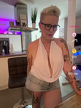 German Milf online show from May 27, 1:08 pm