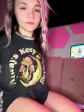 Cutiepiespanks online show from November 18, 6:03 am