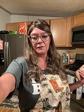 Snapshot of cowgirlc chatting on September 24, 2:21 am cowgirlc online show from September 24, 2:21 am