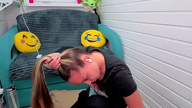 Misss Vikk online show from November 21, 6:59 am