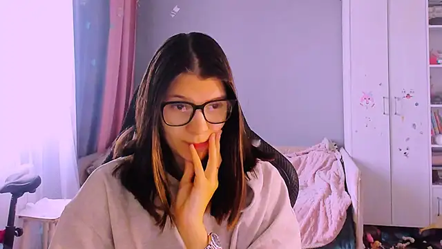 MollyLollipop online show from May 25, 4:22 am