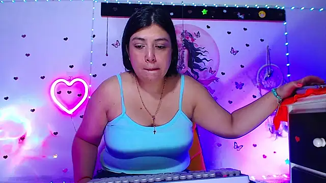 oliviarodriguez2u online show from May 15, 10:34 pm