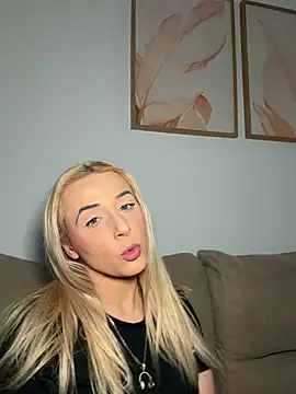 Strongqueen online show from May 9, 8:22 pm