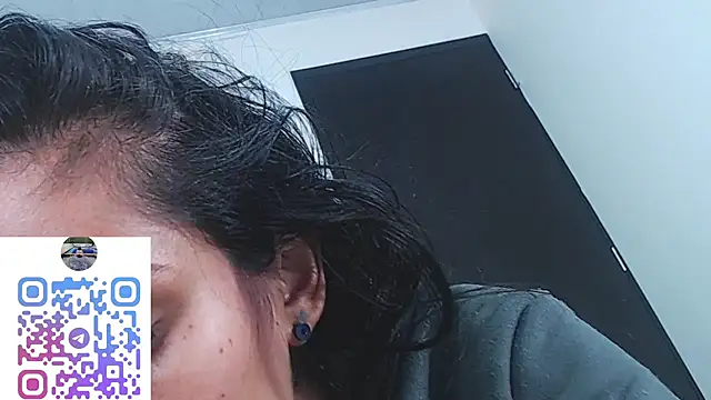 Upskirt Squirt96 online show from April 29, 1:36 pm