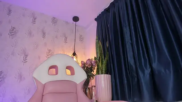 perla7777 online show from May 7, 12:04 am