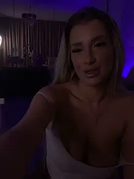 SinwithAmy online show from April 6, 6:53 pm