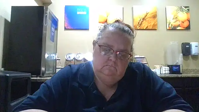 Hornybbw1978 online show from October 16, 6:38 am