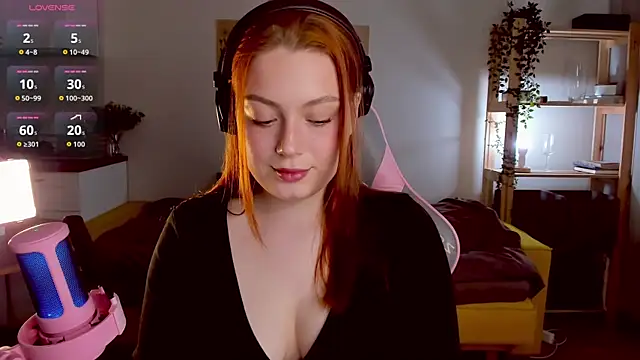 Snapshot of Sofy_Benson chatting on September 27, 2:24 pm Sofy Benson online show from September 27, 2:24 pm