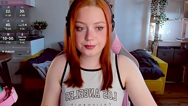 Snapshot of Sofy_Benson chatting on September 11, 11:21 am Sofy Benson online show from September 11, 11:21 am