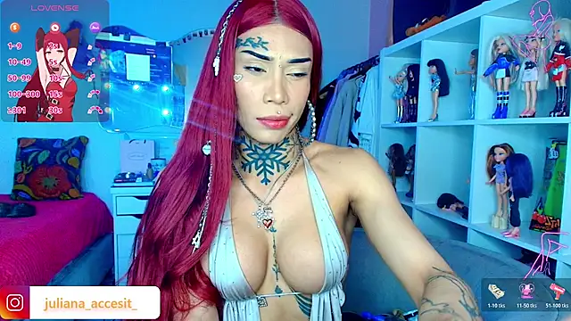 caroline cossei online show from May 9, 2:41 pm