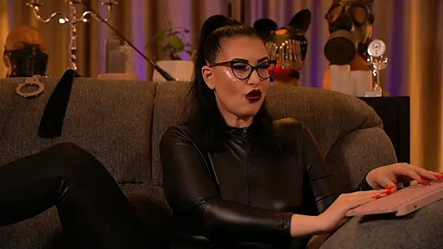 kelly kent online show from November 10, 12:28 am