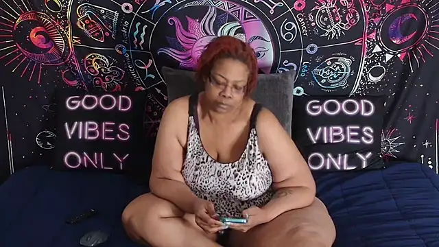 RenaeCumsAlot69 online show from May 25, 5:34 pm