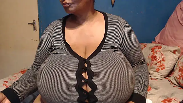 CUTEFIRMMELONSS online show from October 13, 9:28 pm