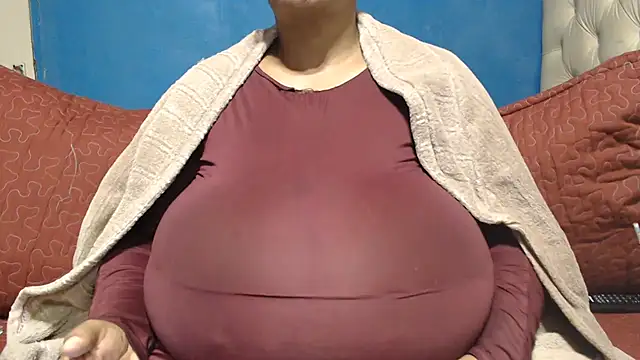 CUTEFIRMMELONSS online show from May 23, 4:44 am