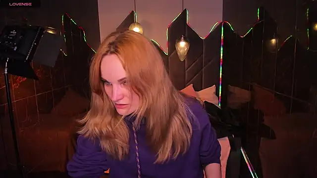 SaraSubtlety online show from March 24, 1:27 pm