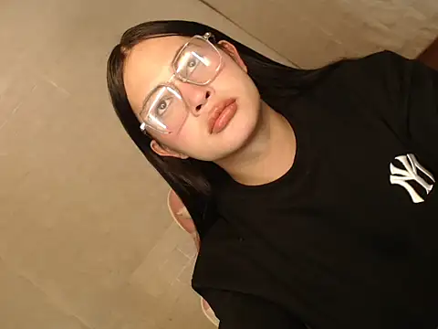 Ashely Lewis online show from March 25, 6:11 pm