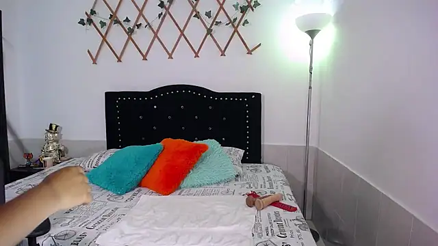 naughty girl 4u online show from January 7, 8:12 pm