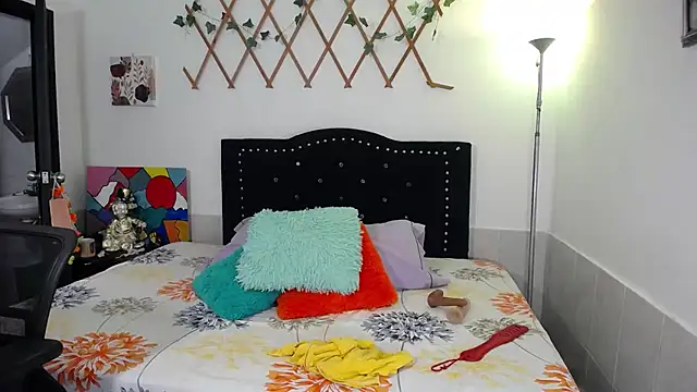 naughty girl 4u online show from May 3, 2:59 am
