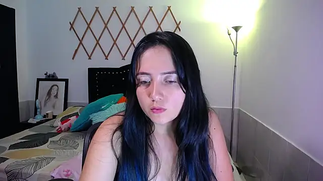 naughty girl 4u online show from September 18, 8:40 pm