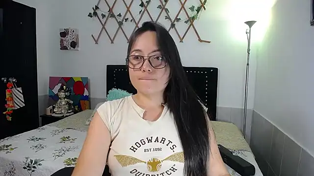 naughty girl 4u online show from May 18, 6:36 pm