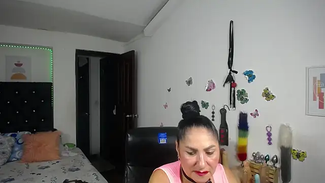 mature bigboobs10 online show from May 16, 4:37 am