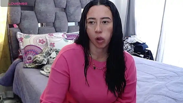 sara hott 1 online show from October 17, 2:53 pm