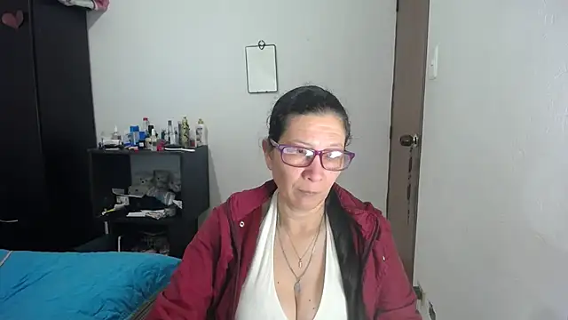 latin49 online show from October 31, 5:31 am