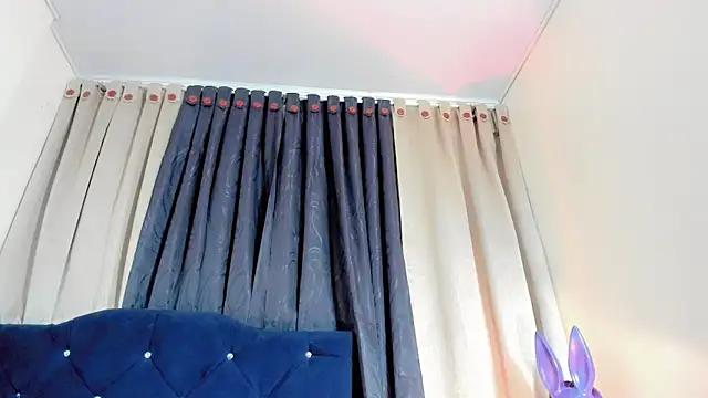 lesly xx online show from December 3, 3:53 am