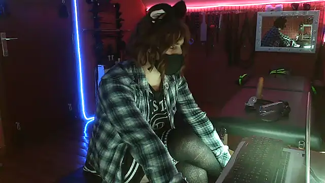 Ginny-the-bdsm-nympho online show from May 14, 5:30 pm