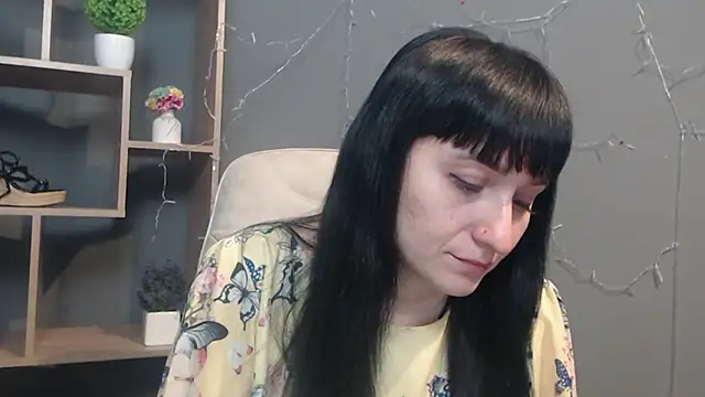 NinaFlawlees online show from November 29, 1:04 pm