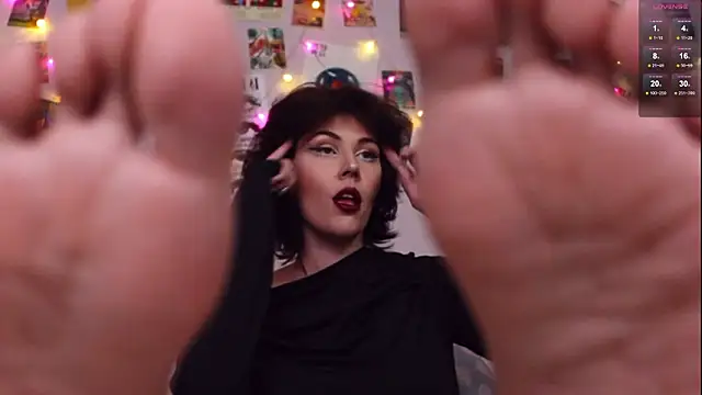 Luna Blake online show from March 22, 1:06 pm