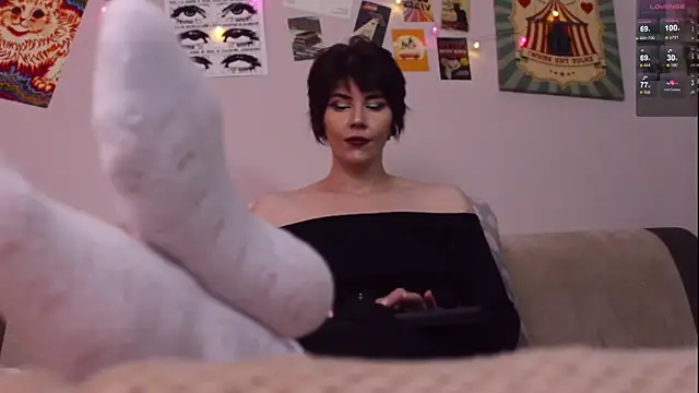 Luna Blake online show from May 14, 4:35 pm