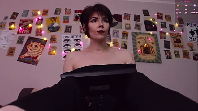 Luna Blake online show from May 27, 5:21 pm
