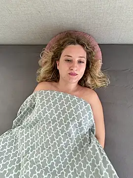MileySummer online show from May 5, 6:27 am