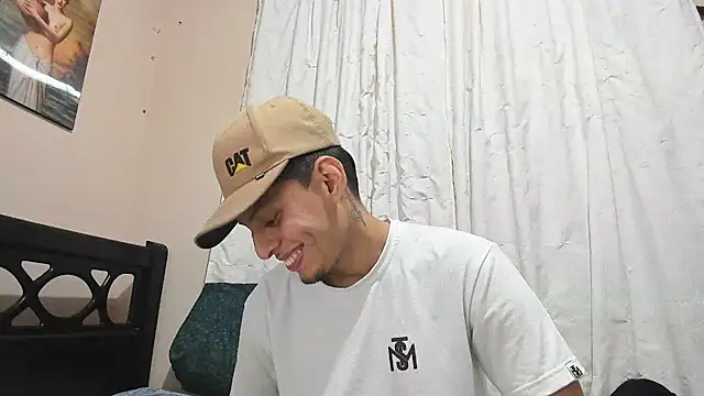 davidlatin66 online show from March 12, 8:44 pm