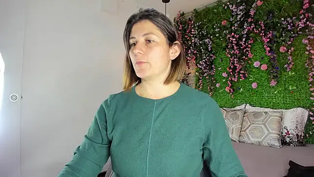 SarahDeyvis online show from March 10, 3:43 am