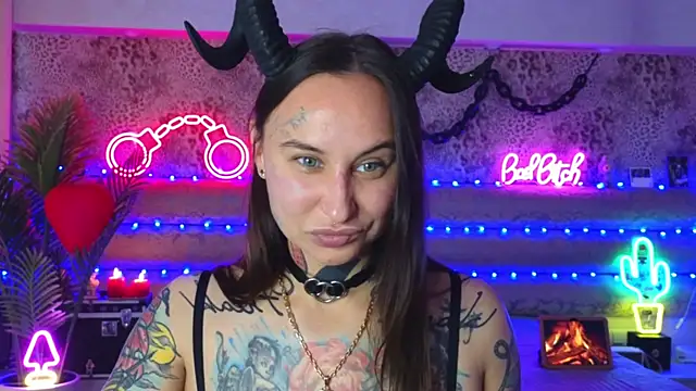 Cool Freak  online show from May 2, 10:40 am