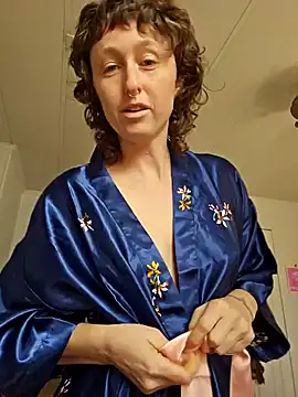 mossy kiss online show from February 7, 3:38 pm