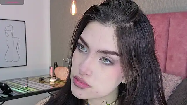 Alexa Thaylor  online show from May 11, 1:57 pm