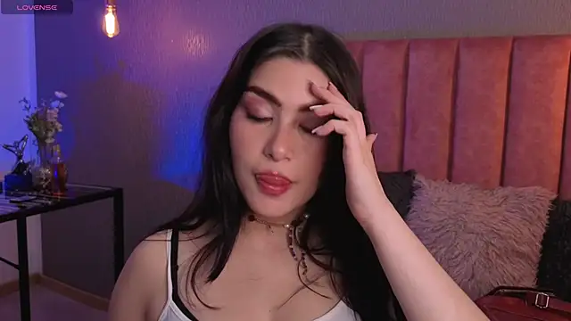 Alexa Thaylor  online show from May 18, 6:03 pm