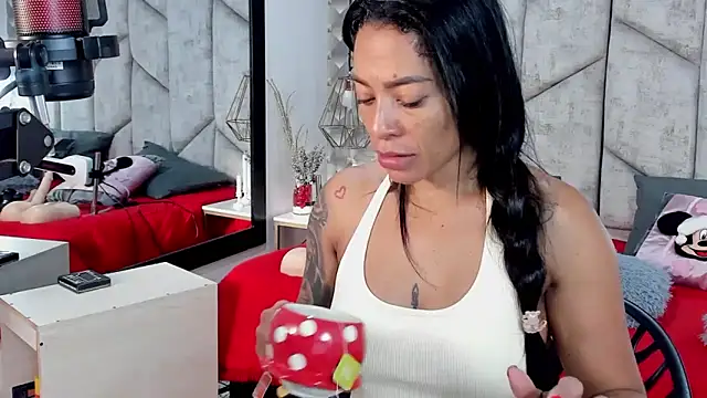 NiicolleMiller online show from November 20, 11:55 am