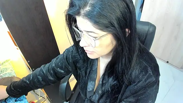 BellaFlaming online show from May 21, 10:57 am