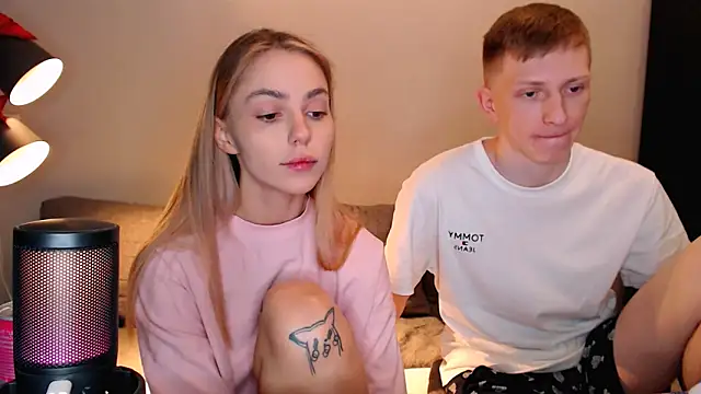 juliaanddima online show from October 20, 11:19 pm