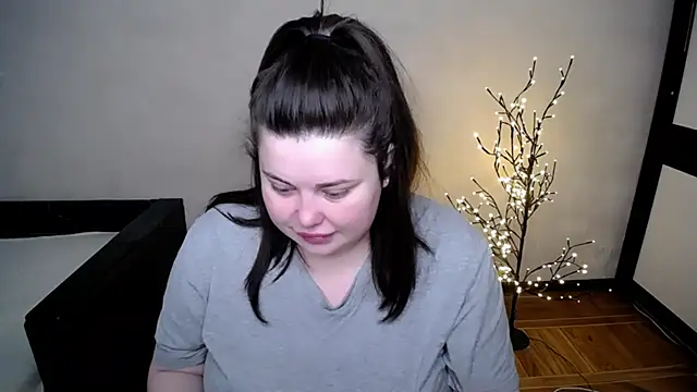 Emily Mo online show from May 7, 5:55 am