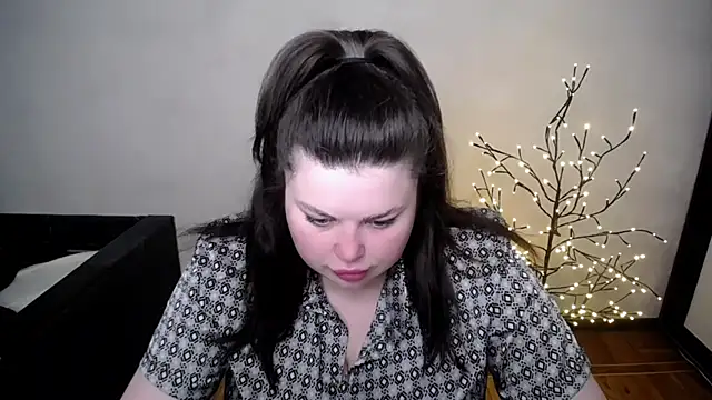 Emily Mo online show from May 13, 5:46 am