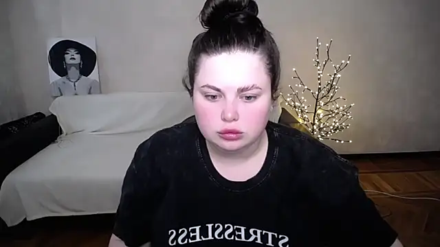 Emily Mo online show from May 20, 7:49 am
