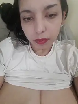 DianiQueenn online show from May 16, 11:48 pm