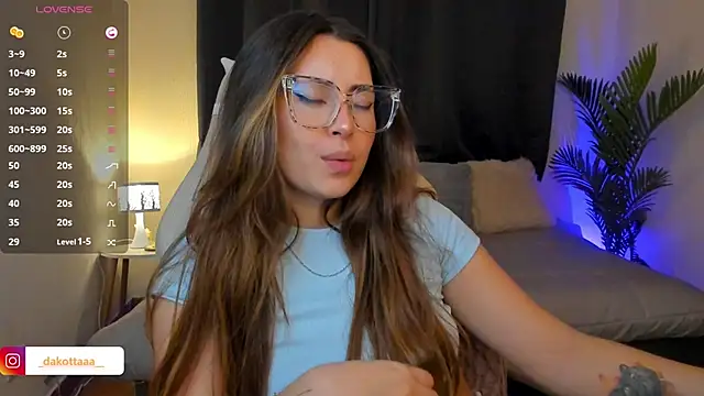 dakottaa  online show from February 2, 11:37 pm