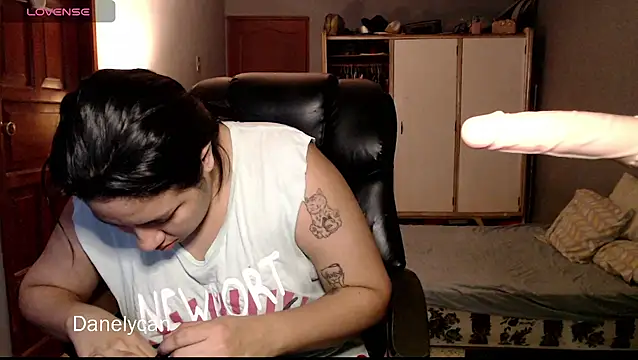 DanelyLopez online show from May 8, 1:20 am