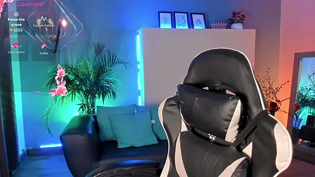 Megan inked online show from April 9, 3:09 am